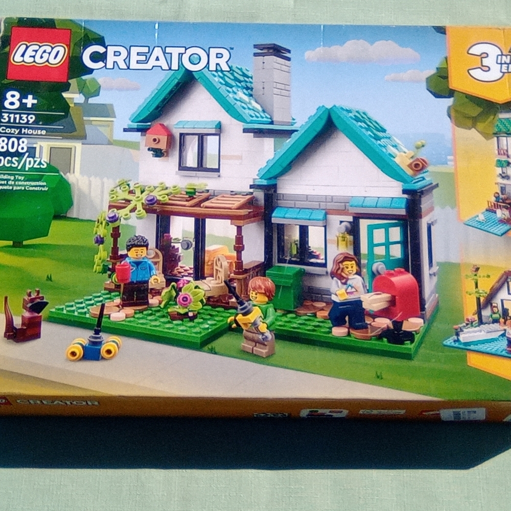 New Sealed ! Lego Creator 3- in-1 Cozy House 808pcs